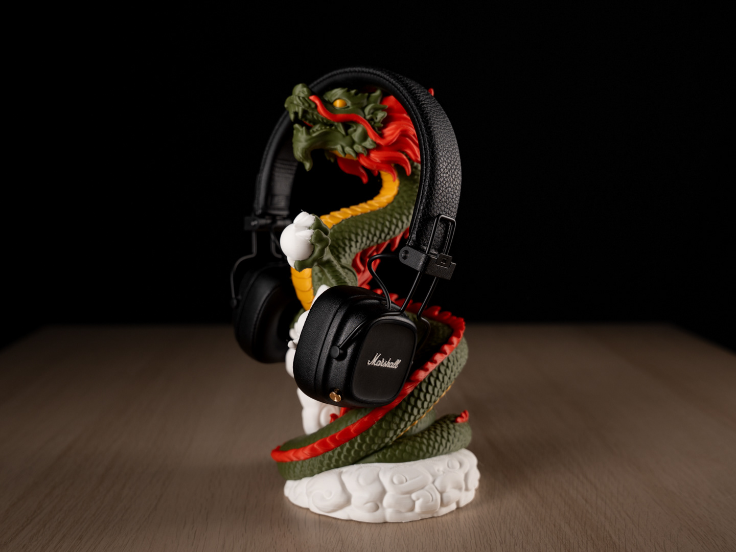 02 chinese_dragon_headphone_holder