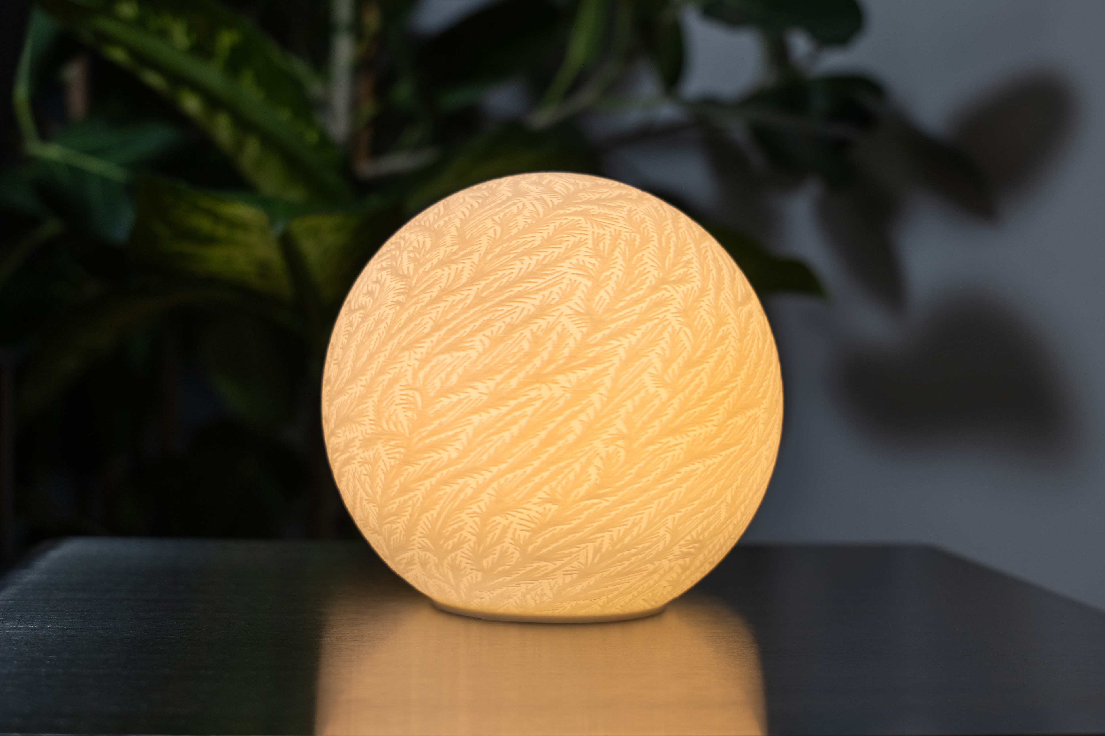 19 Frost-Sculpted Mini Lamp