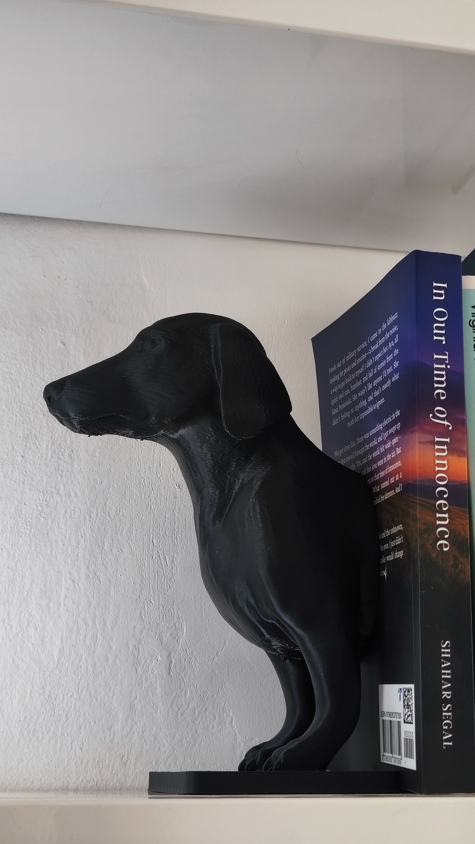 07 dog_book_holder