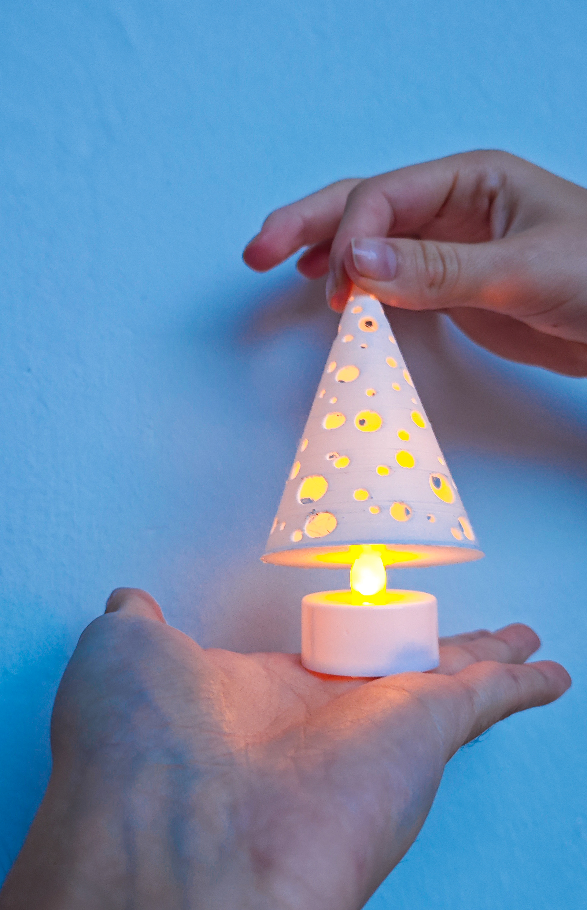03 christmas_tree_candle_cone