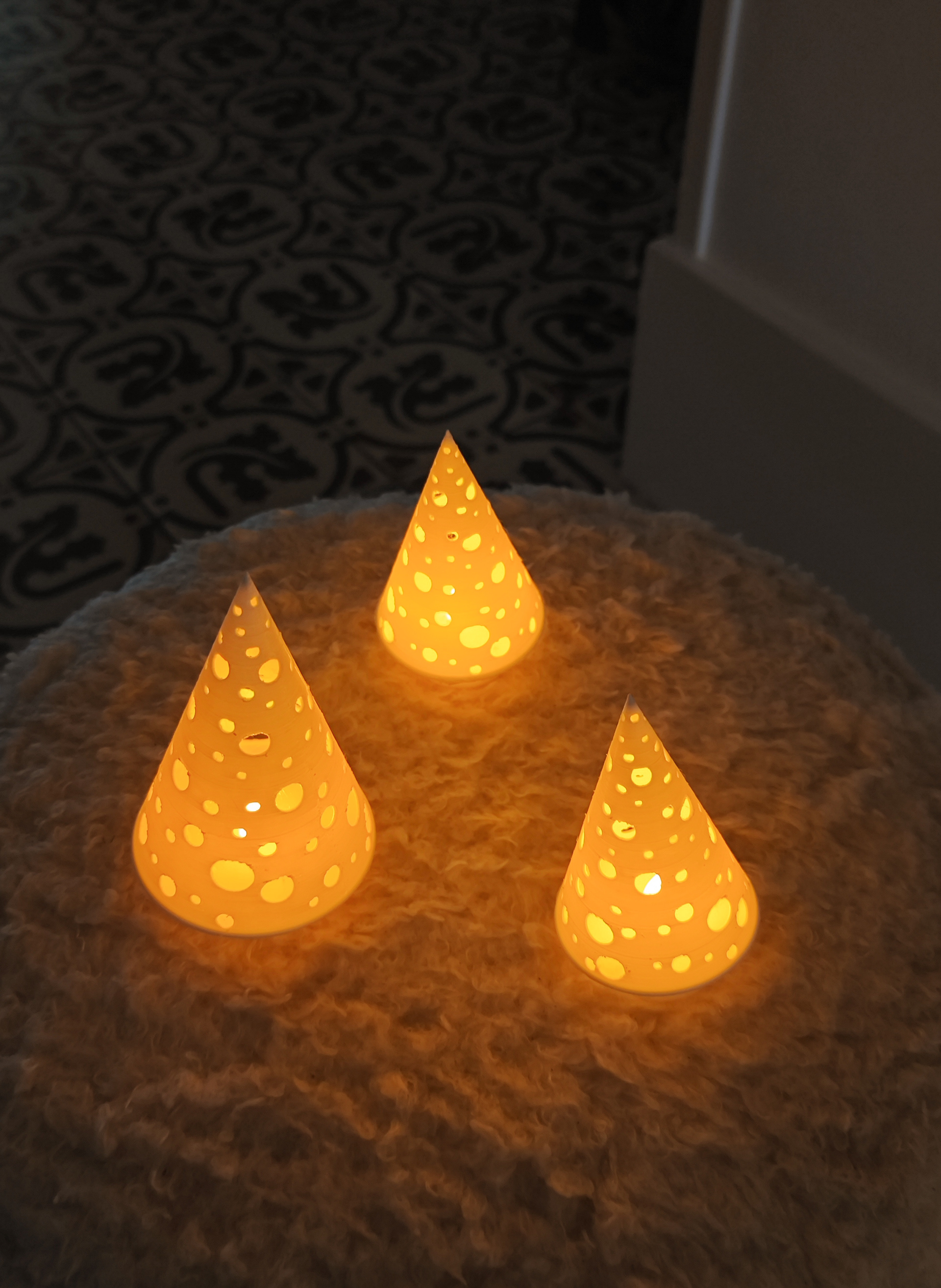 03 christmas_tree_candle_cone