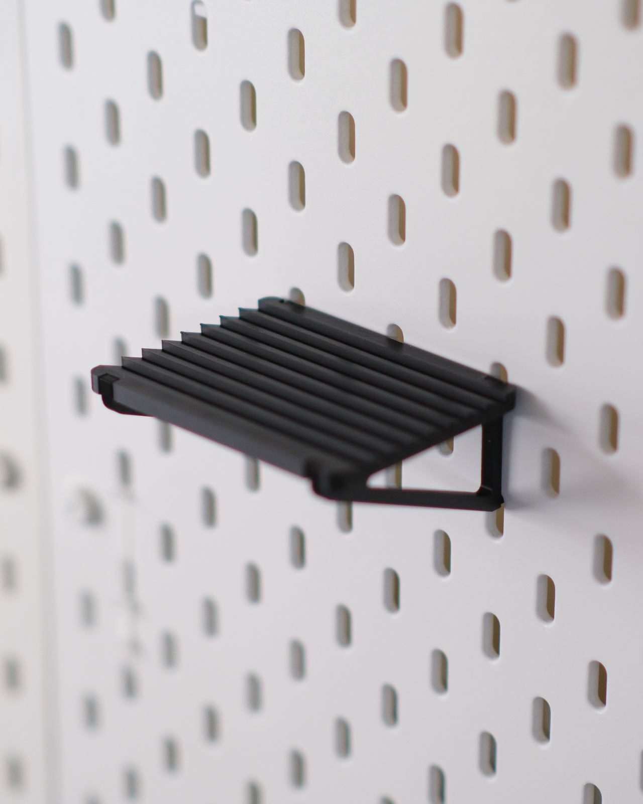 09 ikea_skadis_sliding_shelf_with_organizer_small