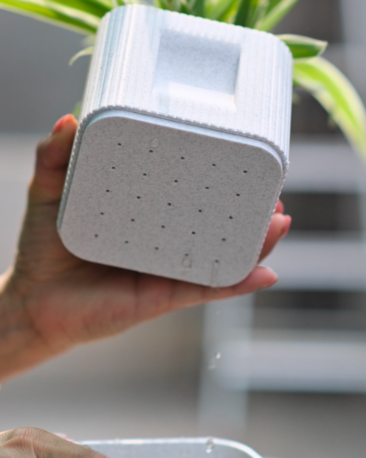 01 aura_architectural_ribbed_square_planter_with_hidden_drainage