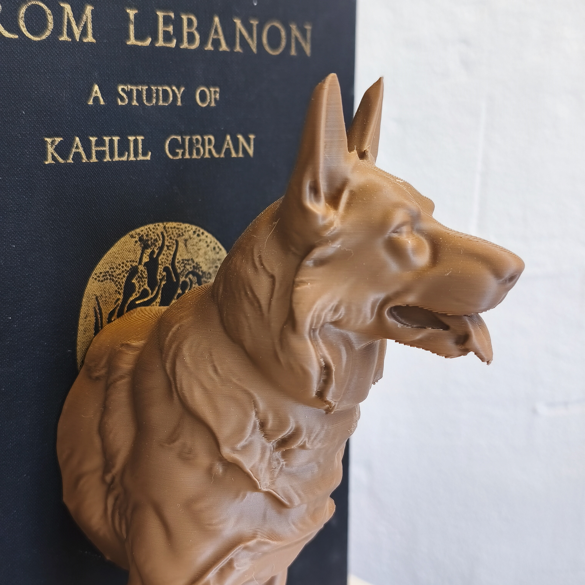08 german_shepard_book_holder