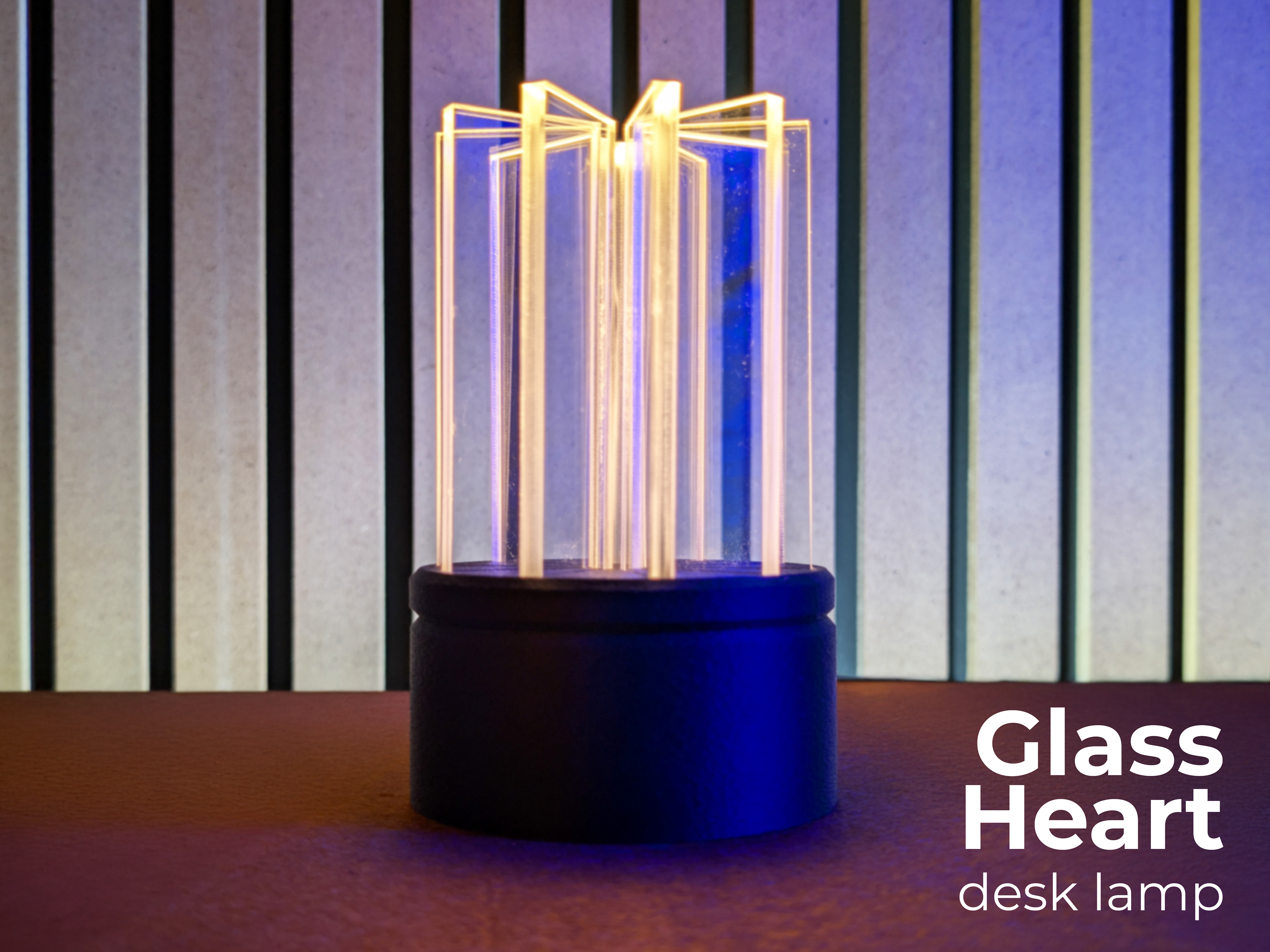 08 glass_heart_desk_lamp
