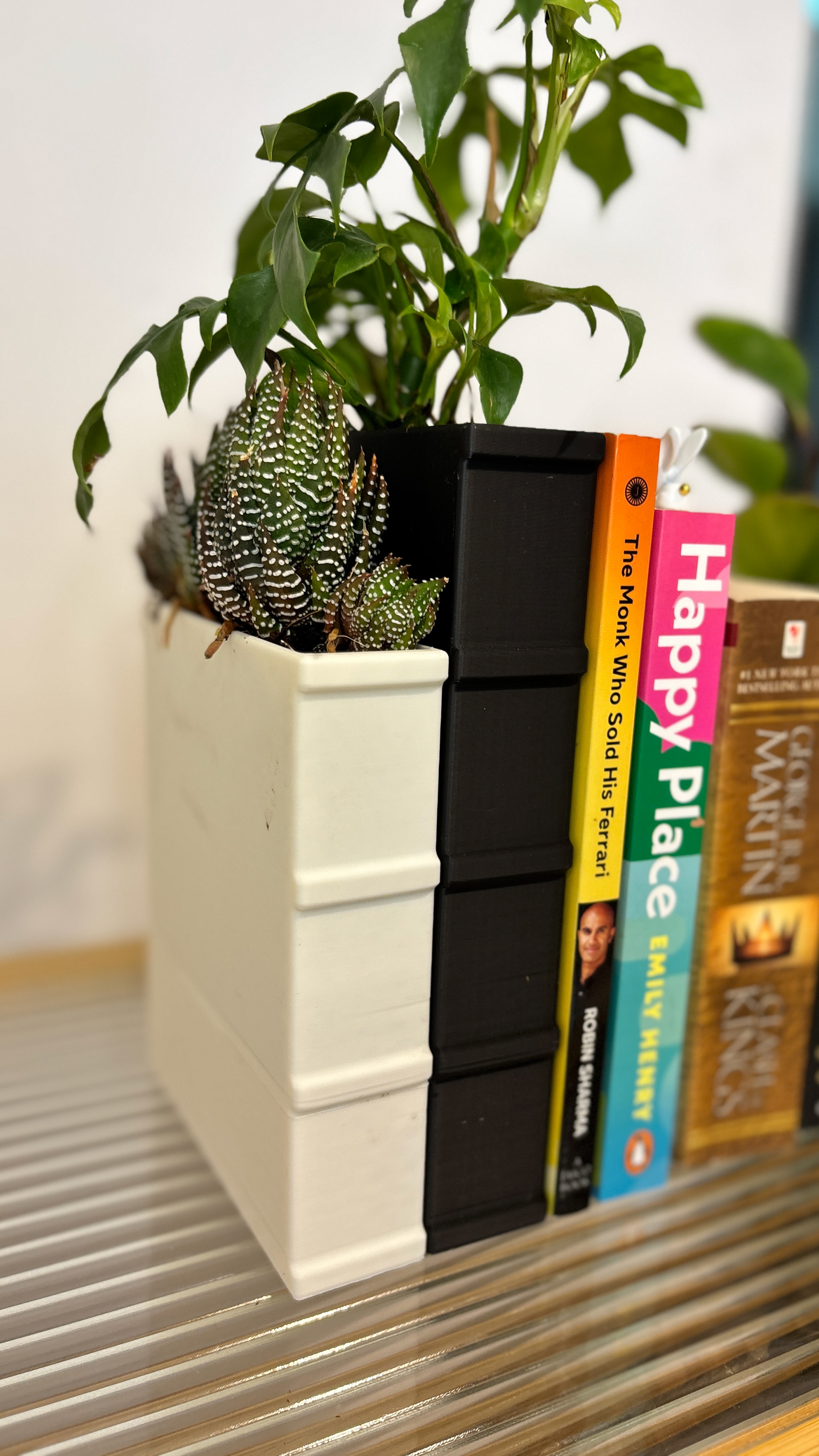 01 book_shaped_bookend_planter