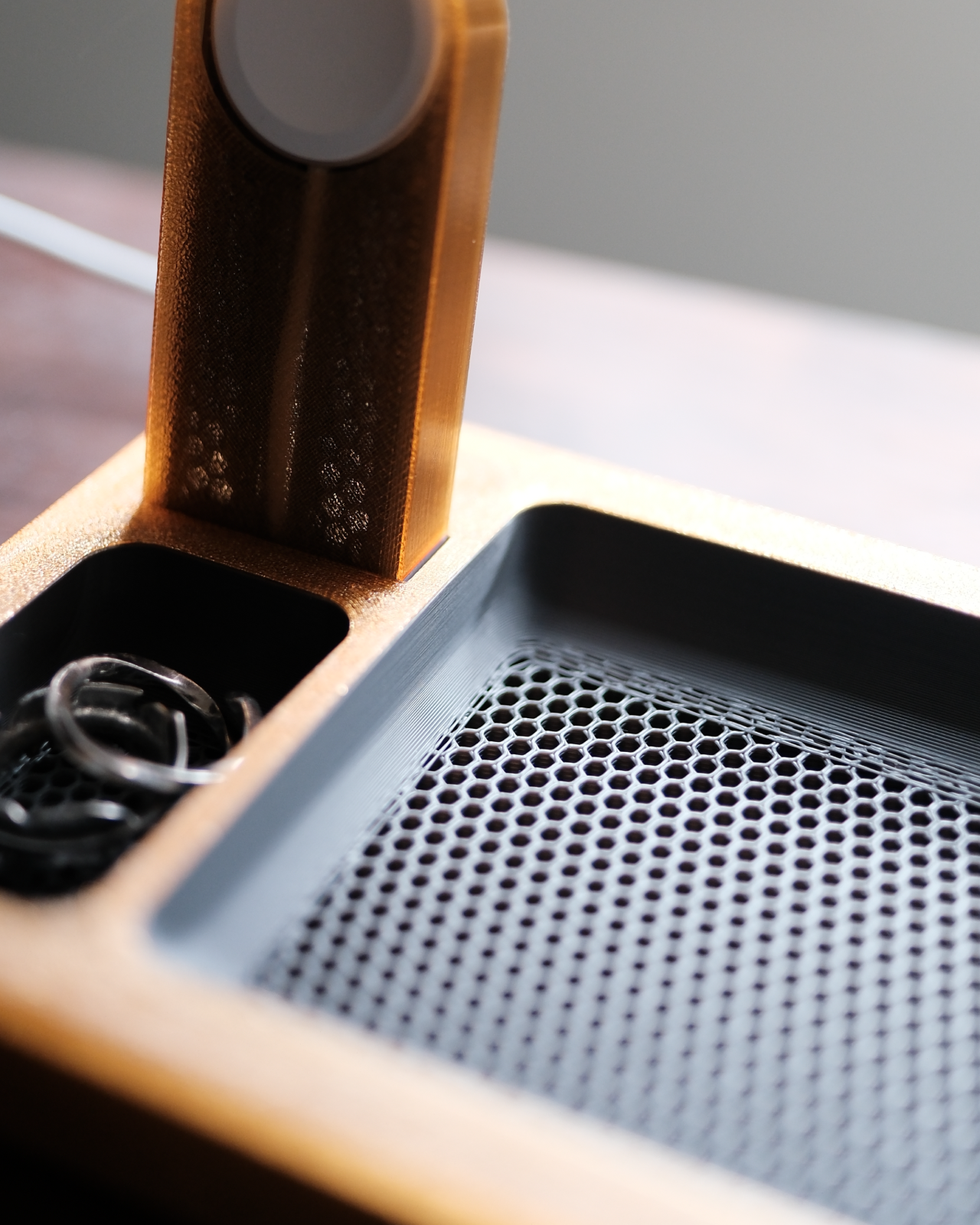 15 translucent_shell_apple_watch_charging_dock
