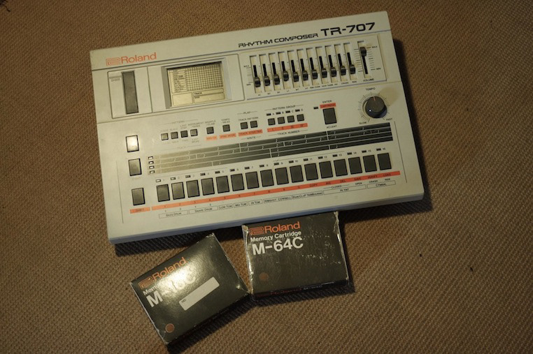 Roland TR-707