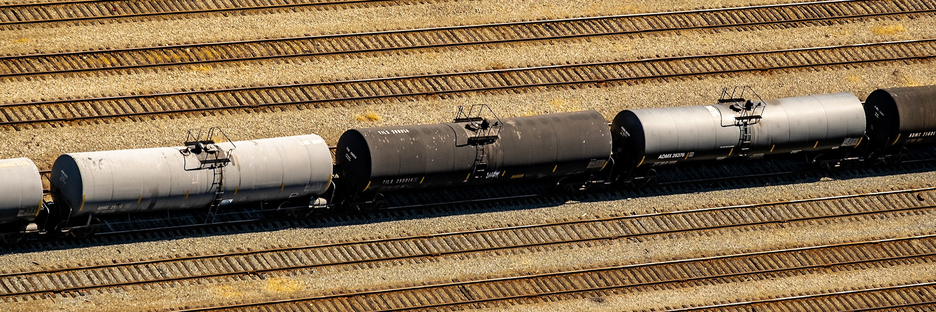 Alternating Trains in the Yard