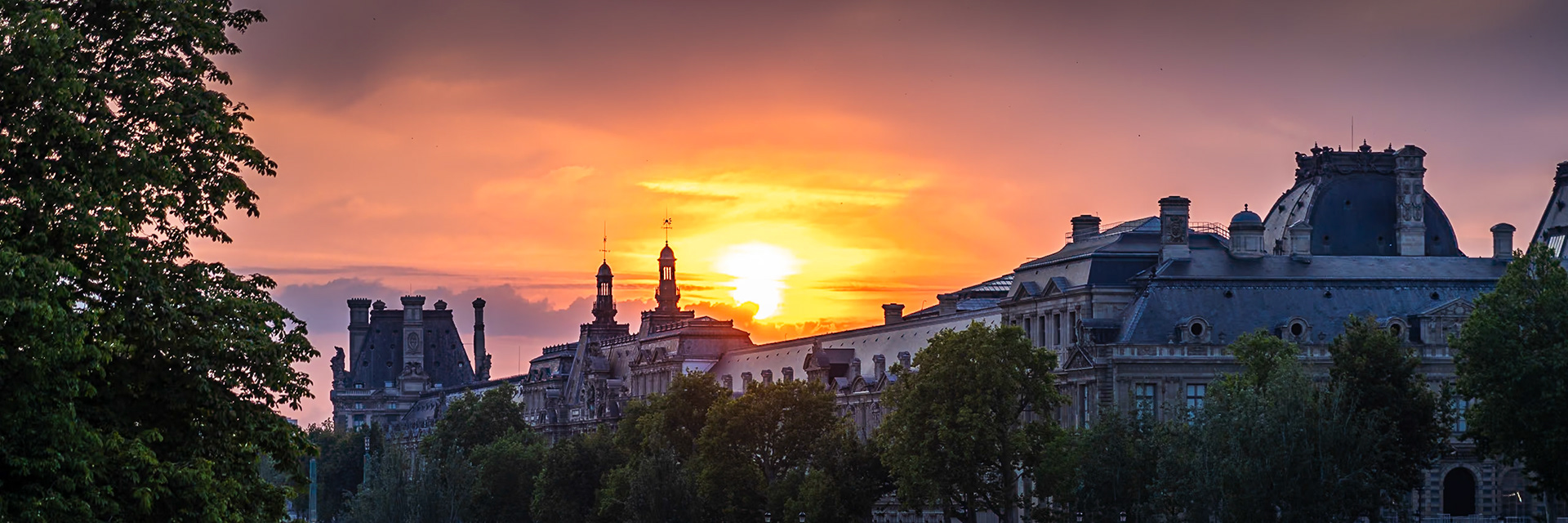 Paris - Red Sunset Over The Louvre (3:1)