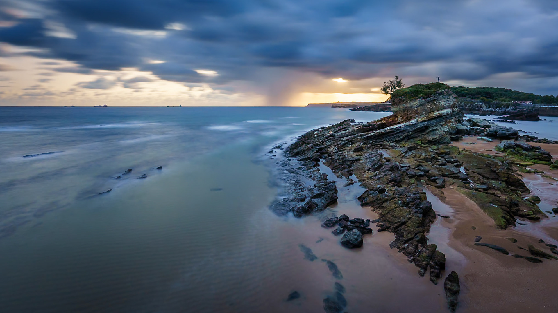 Peña Vieja - Distant Morning Storm (16:9)