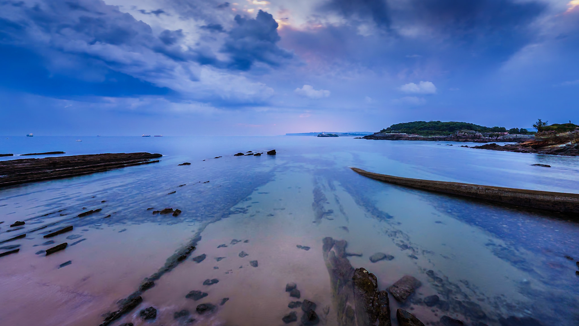 Peña Vieja - Calm but Cloudy Morning (16:9)
