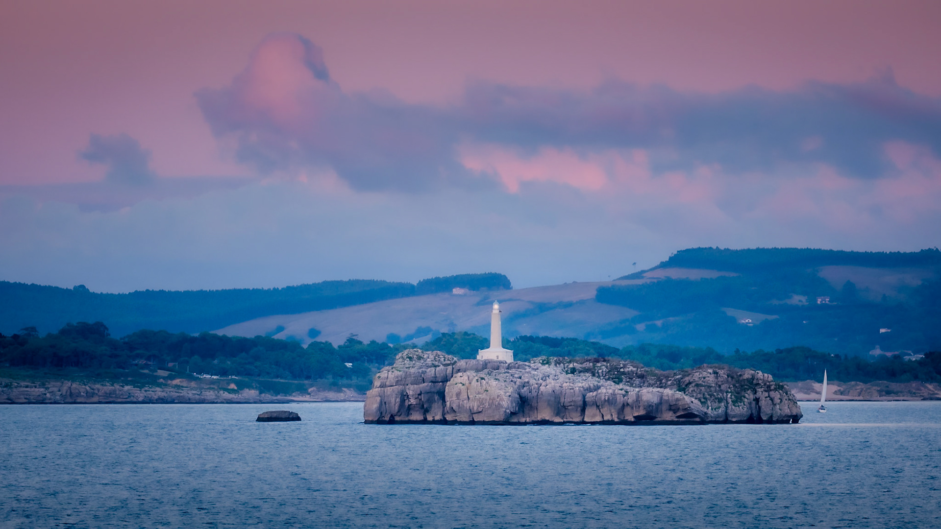 Mouro Island Lighthouse - Island in Fading Light (9:16)