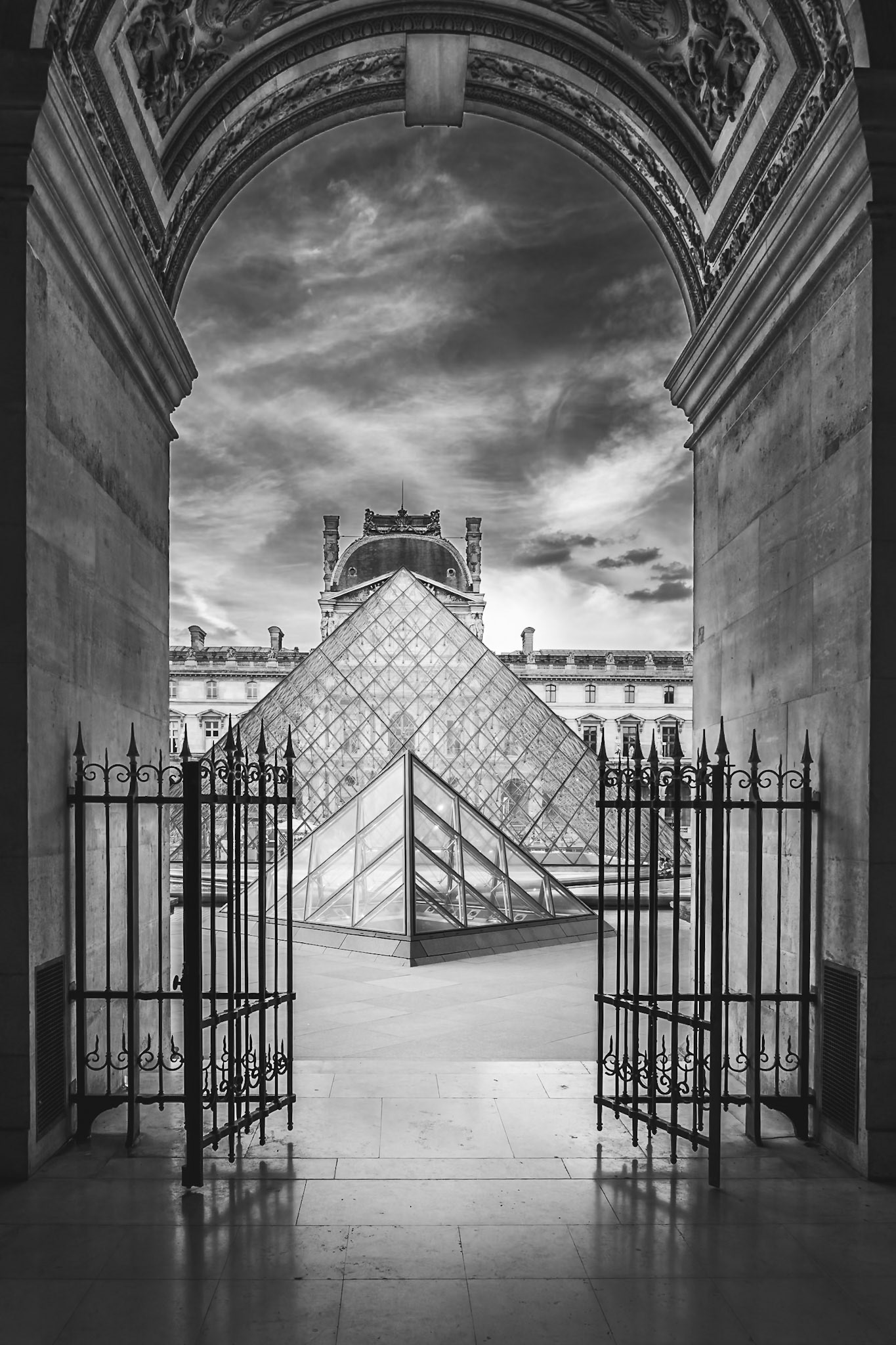Paris - Through the Arch (3:2)