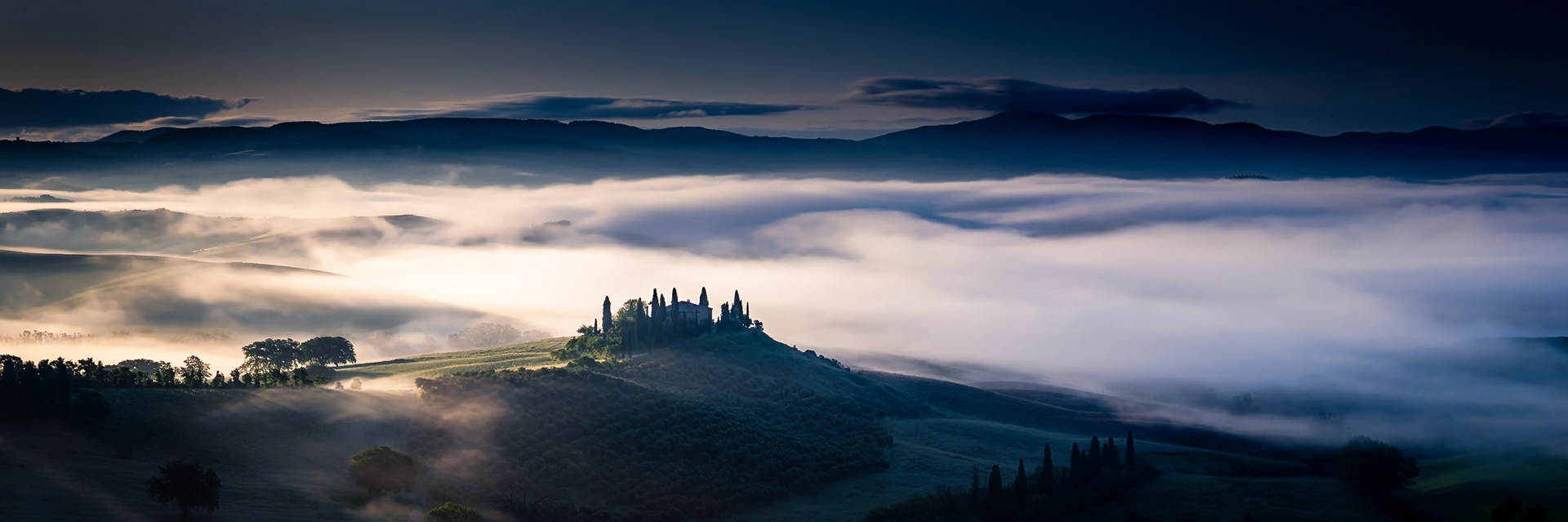 Tuscany - Fog Above the Valley (1:3)