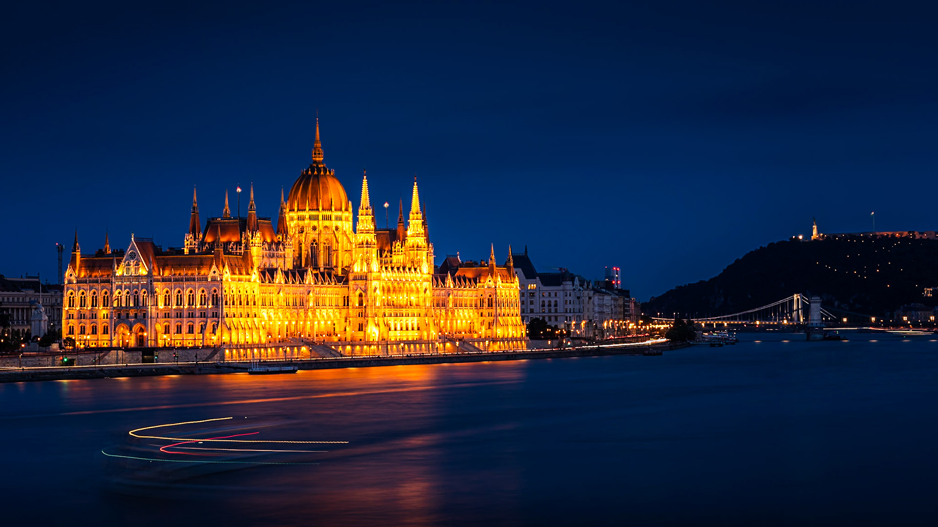 Budapest - Across the Danube (9:16)
