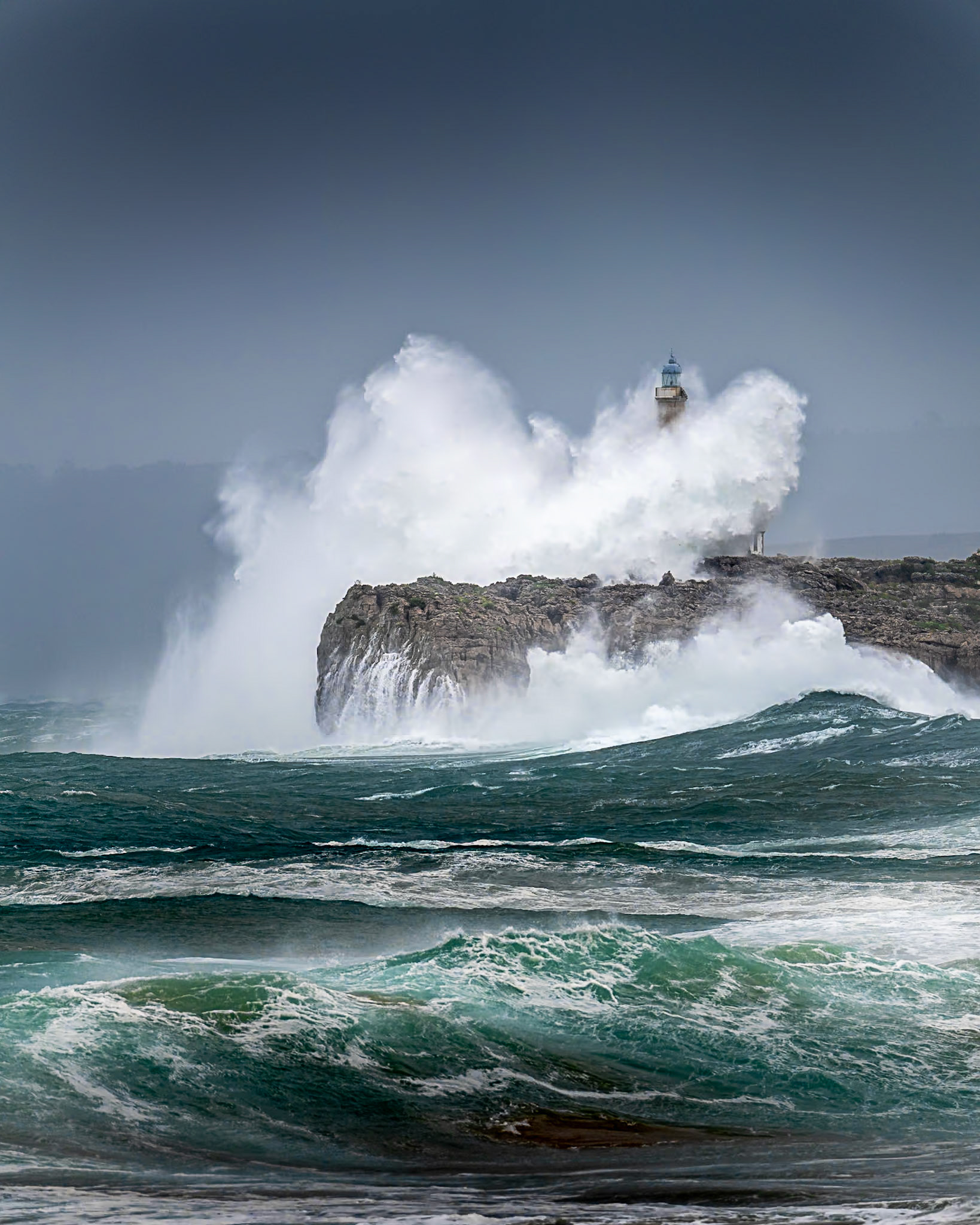 Mouro Island Lighthouse - Wave Splash (5:4)