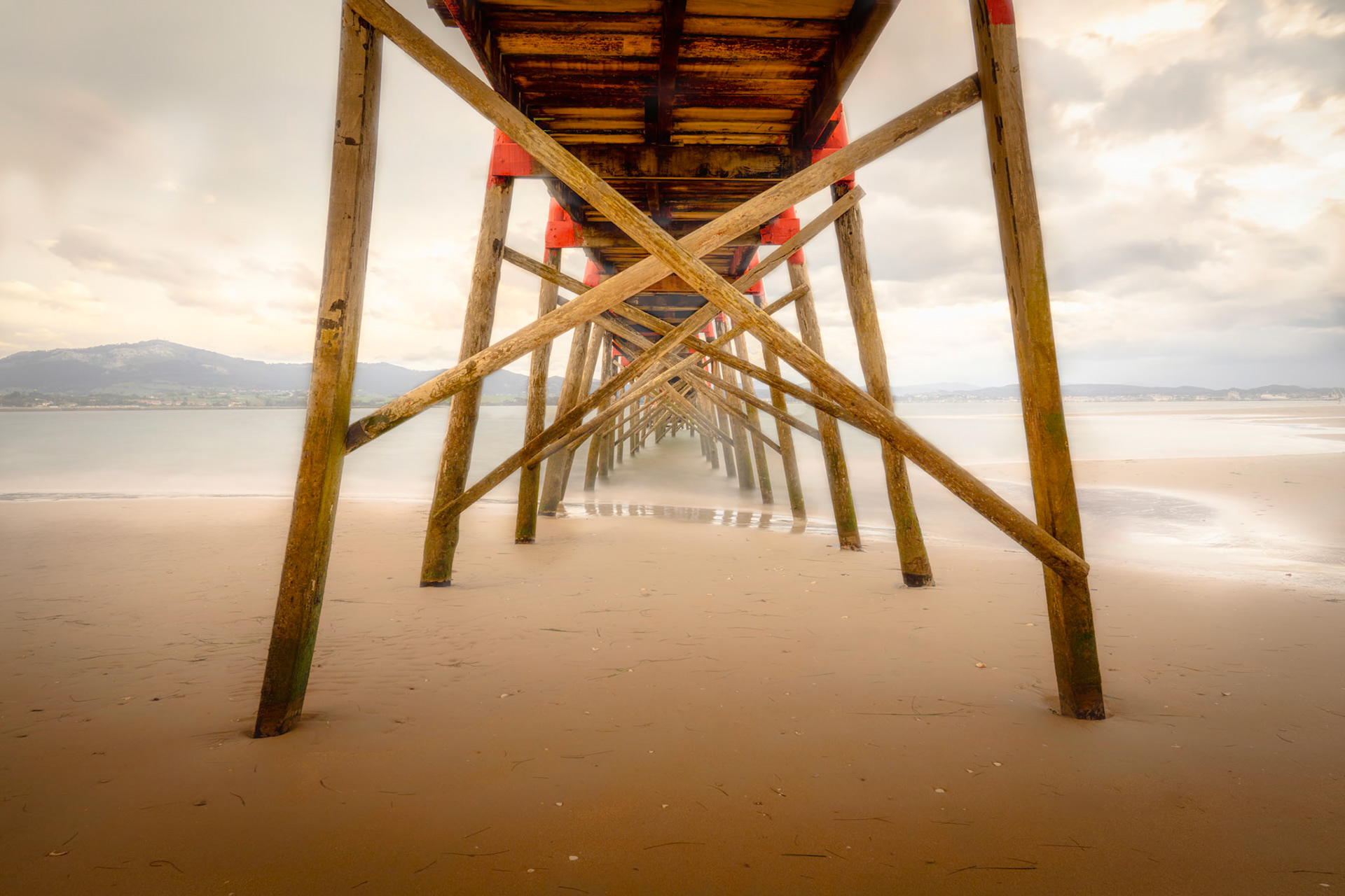 El Puntal - Under the Boarding Pier (3:2)