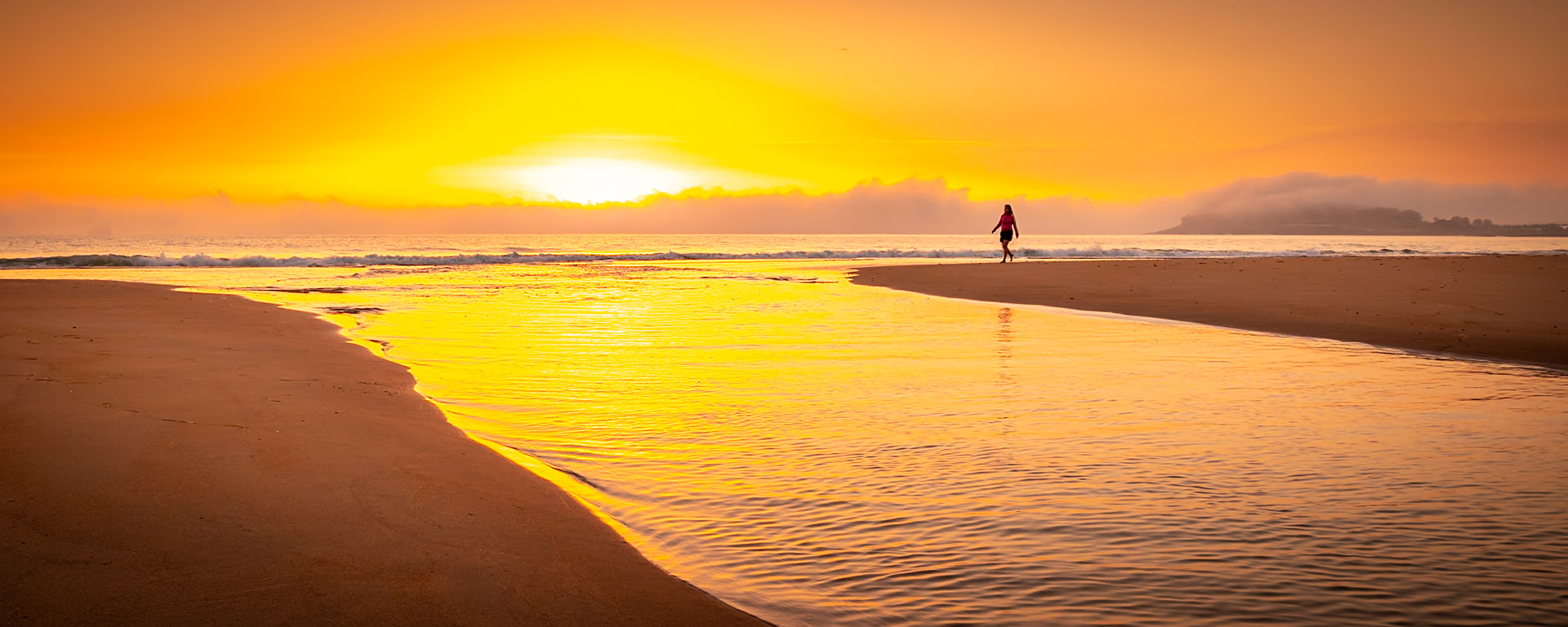 El Sardinero - Morning Walk on the Beach (2:1)