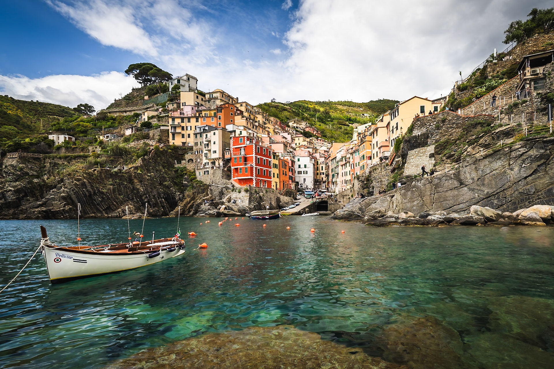 Cinque Terre - Riomaggiore Harbor Waters (2:3)