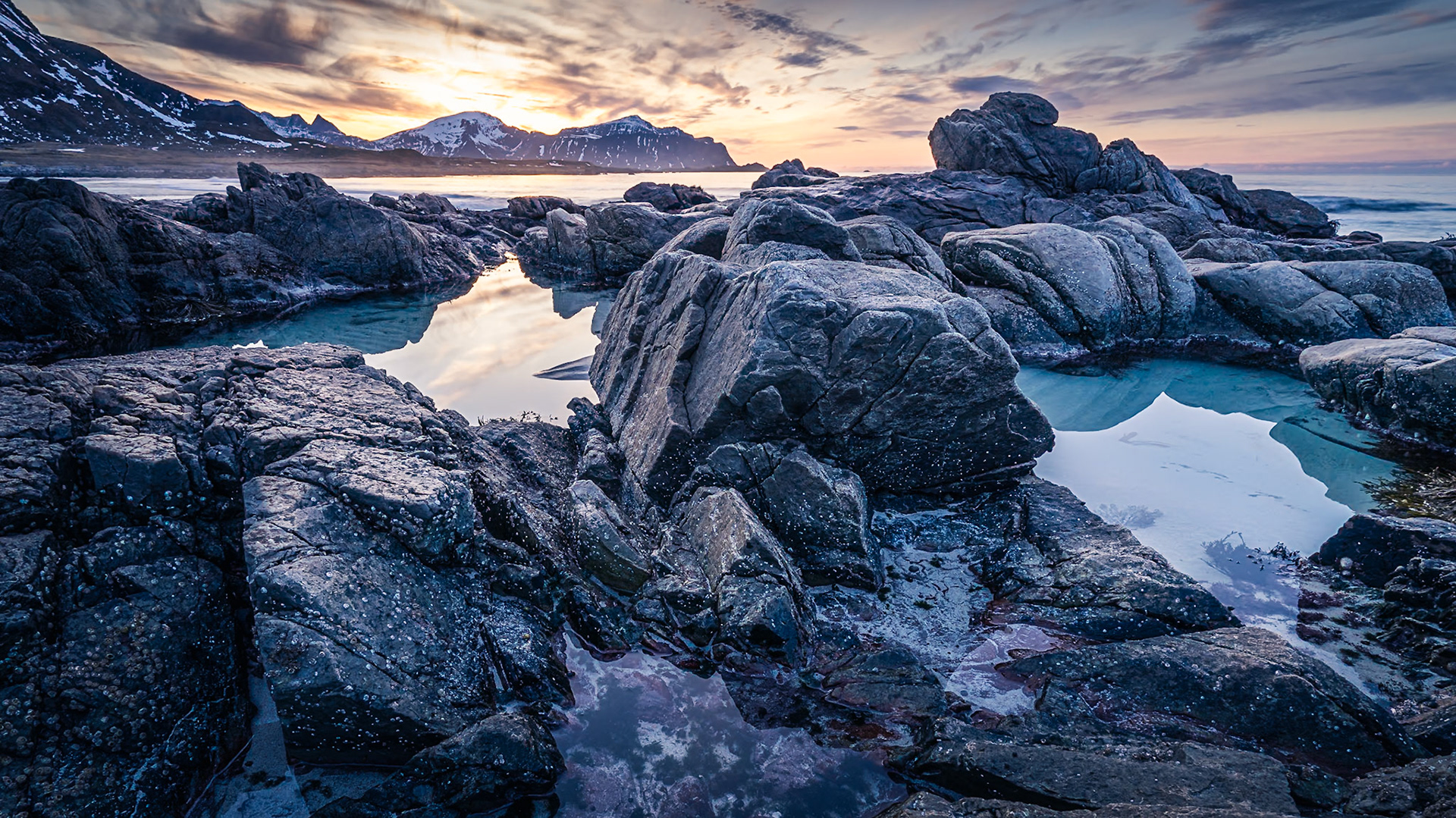 Skagsanden Beach - Rising Radiance (9:16)