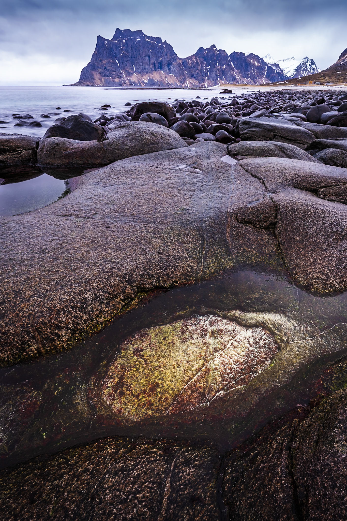Uttakleiv Beach - Retained Force (3:2)