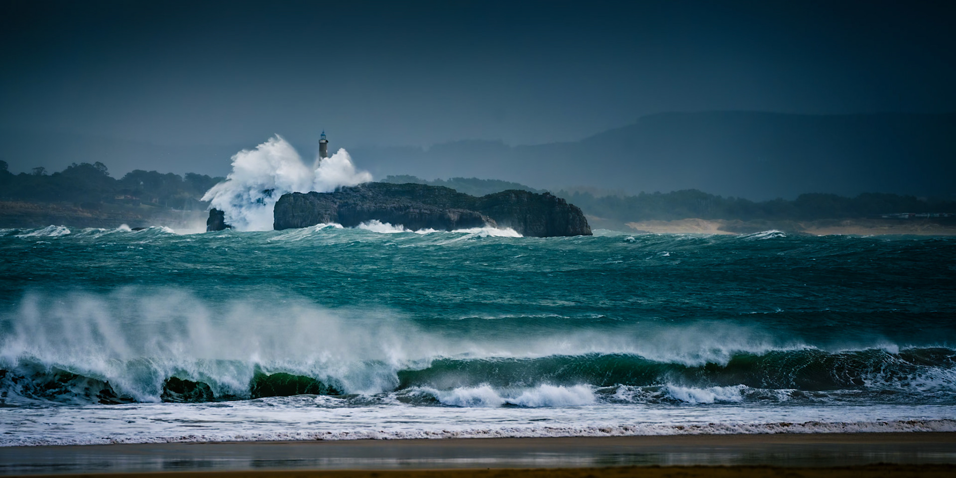 Mouro Island Lighthouse - Surge III (1:2)