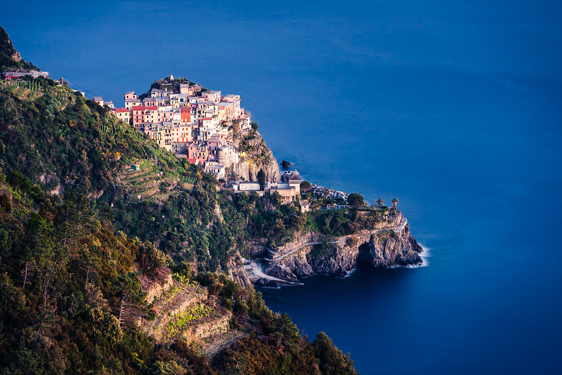 Cinque Terre - Manarola Cliffside Village (2:3)