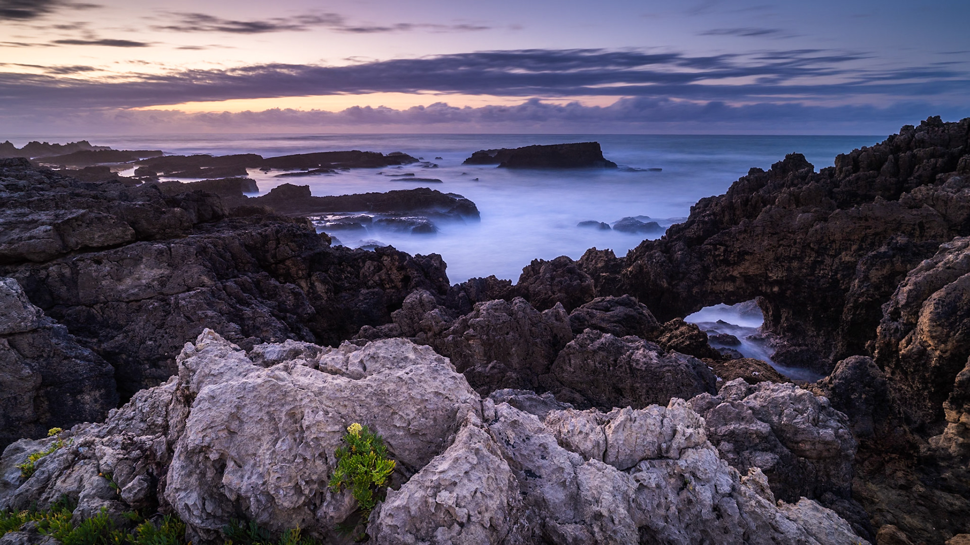 Costa Quebrada - Last Light Offshore (9:16)
