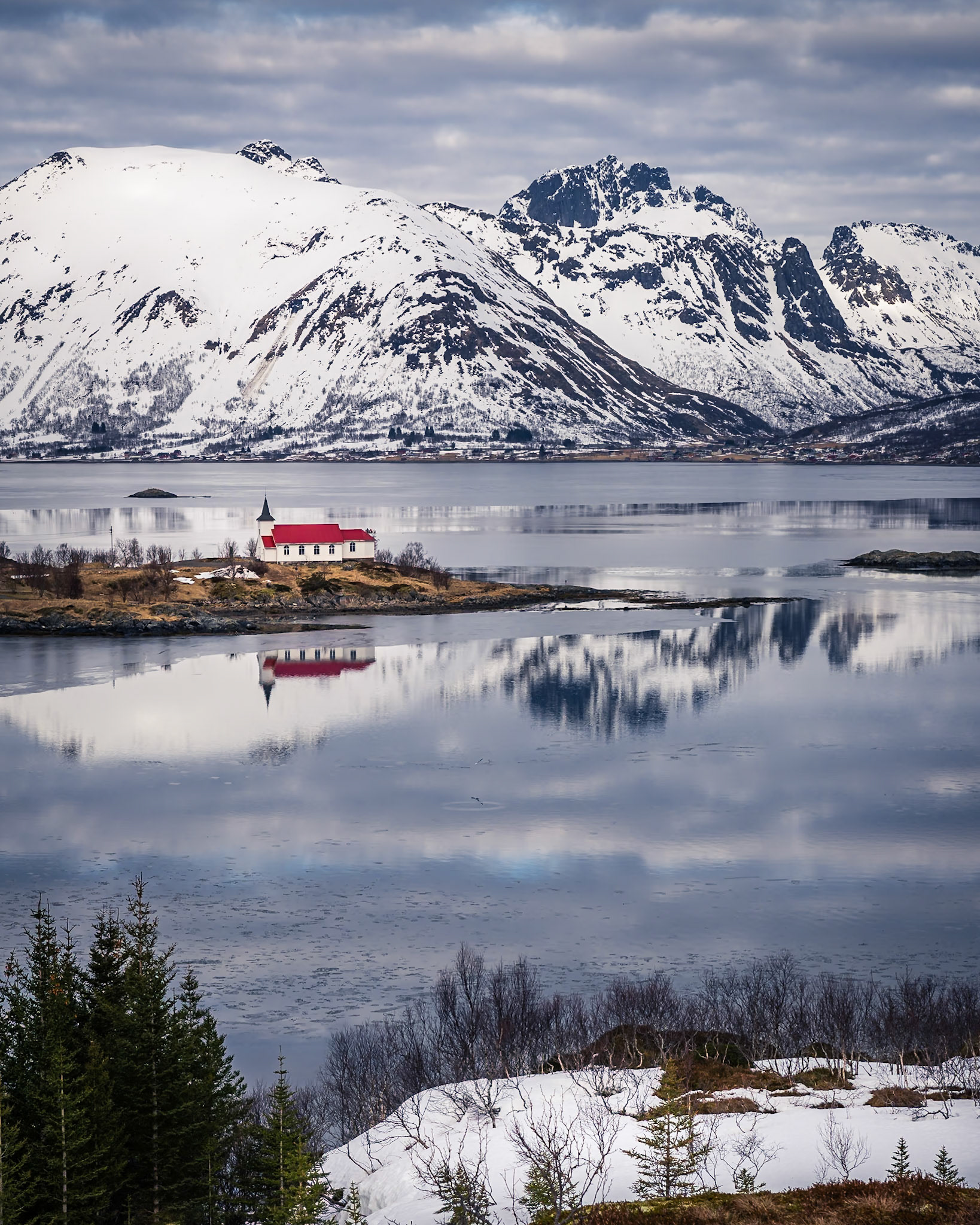 Austnespollen Viewpoint - Mirrored Church (5:4)