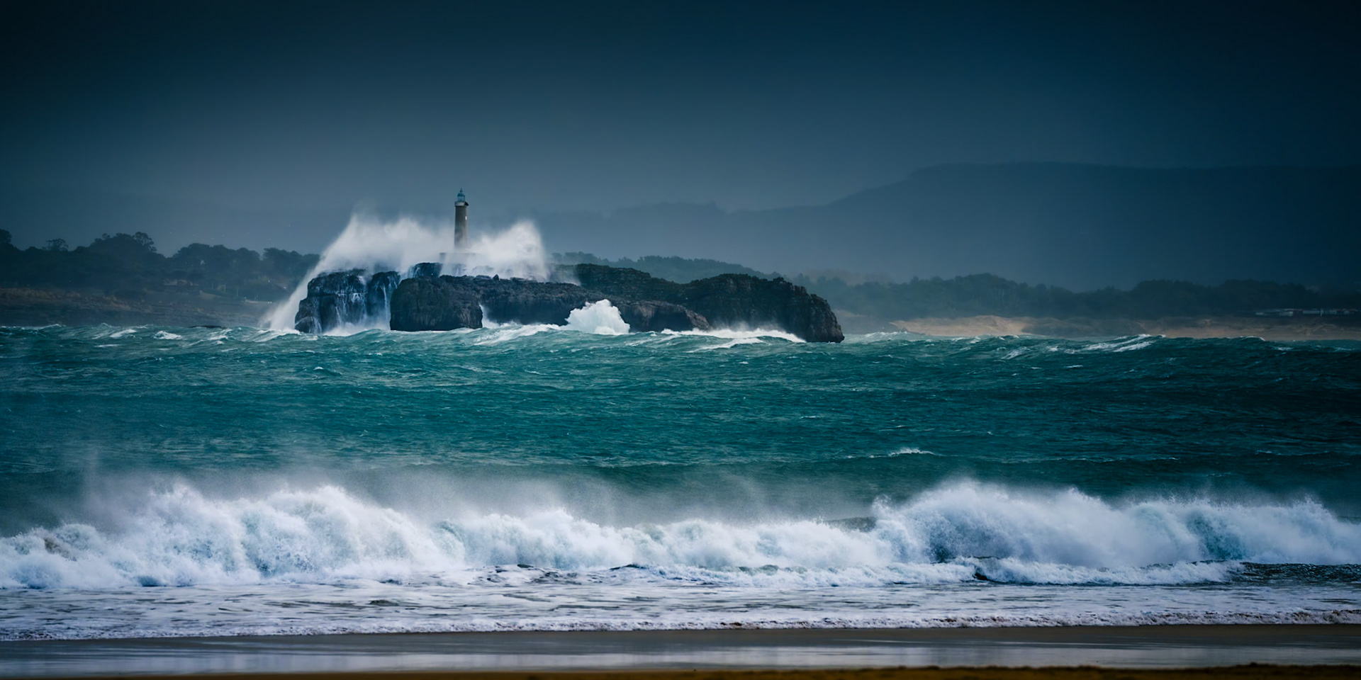 Mouro Island Lighthouse - Surge V (1:2)