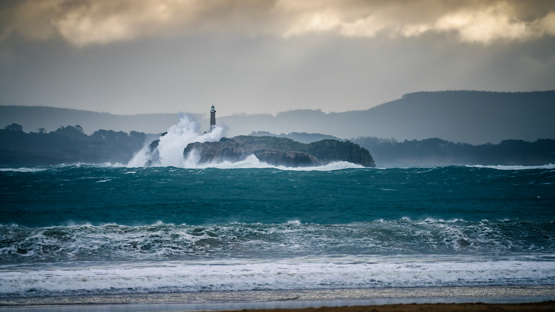 Mouro Island Lighthouse - Recede II (9:16)