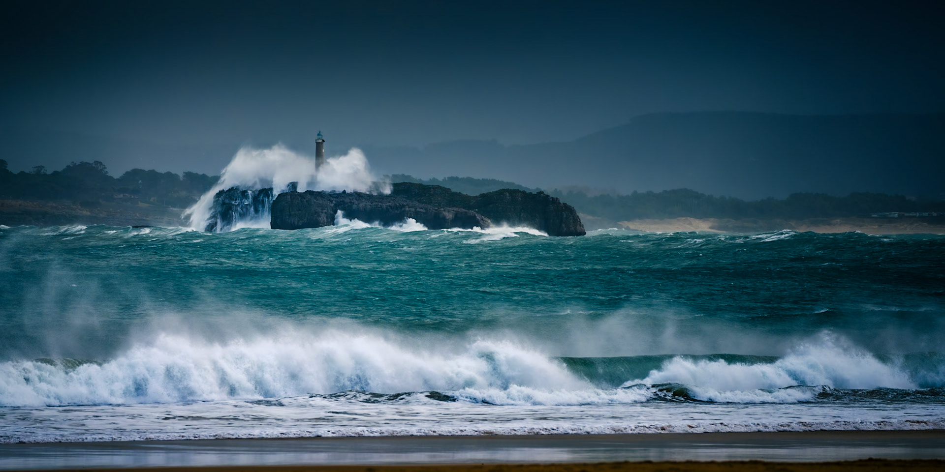 Mouro Island Lighthouse - Surge IV (1:2)