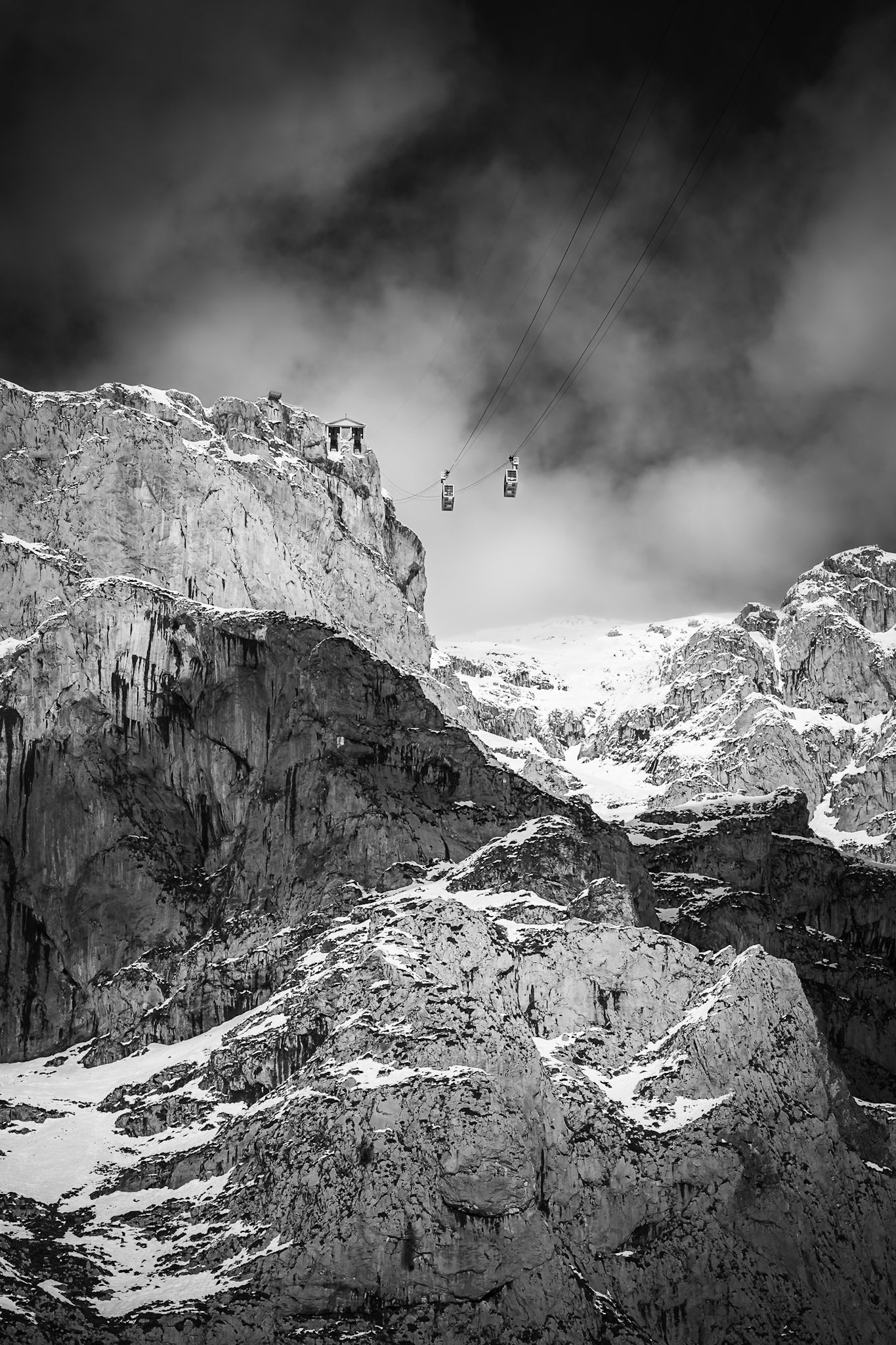 Fuente Dé - Suspended Ascent (3:2)