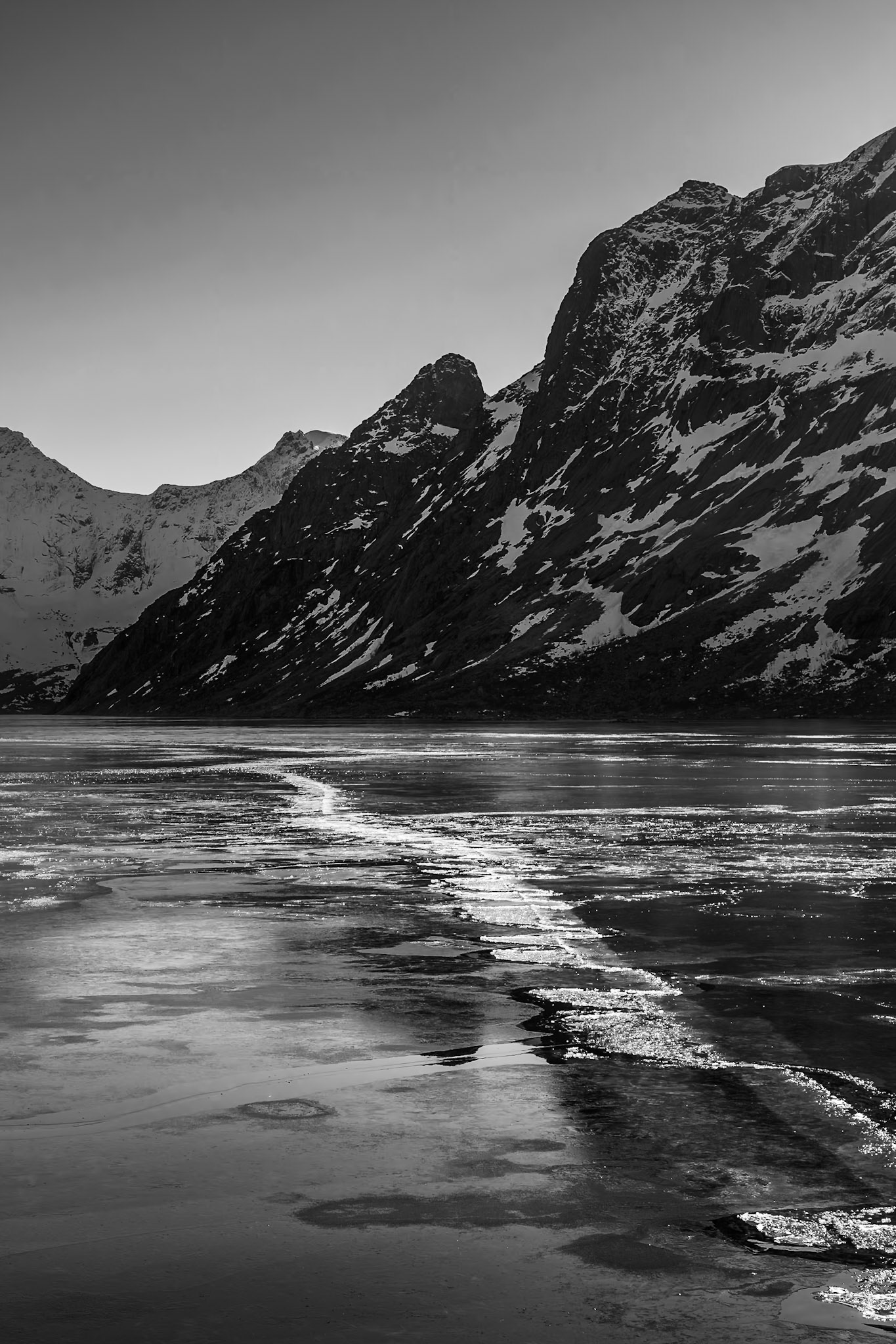 Reine-Vinstad - Fractured Surface (3:2)