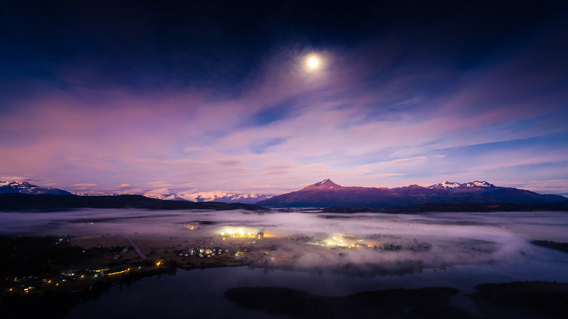 Torres del Paine - Before the First Light (9:16)