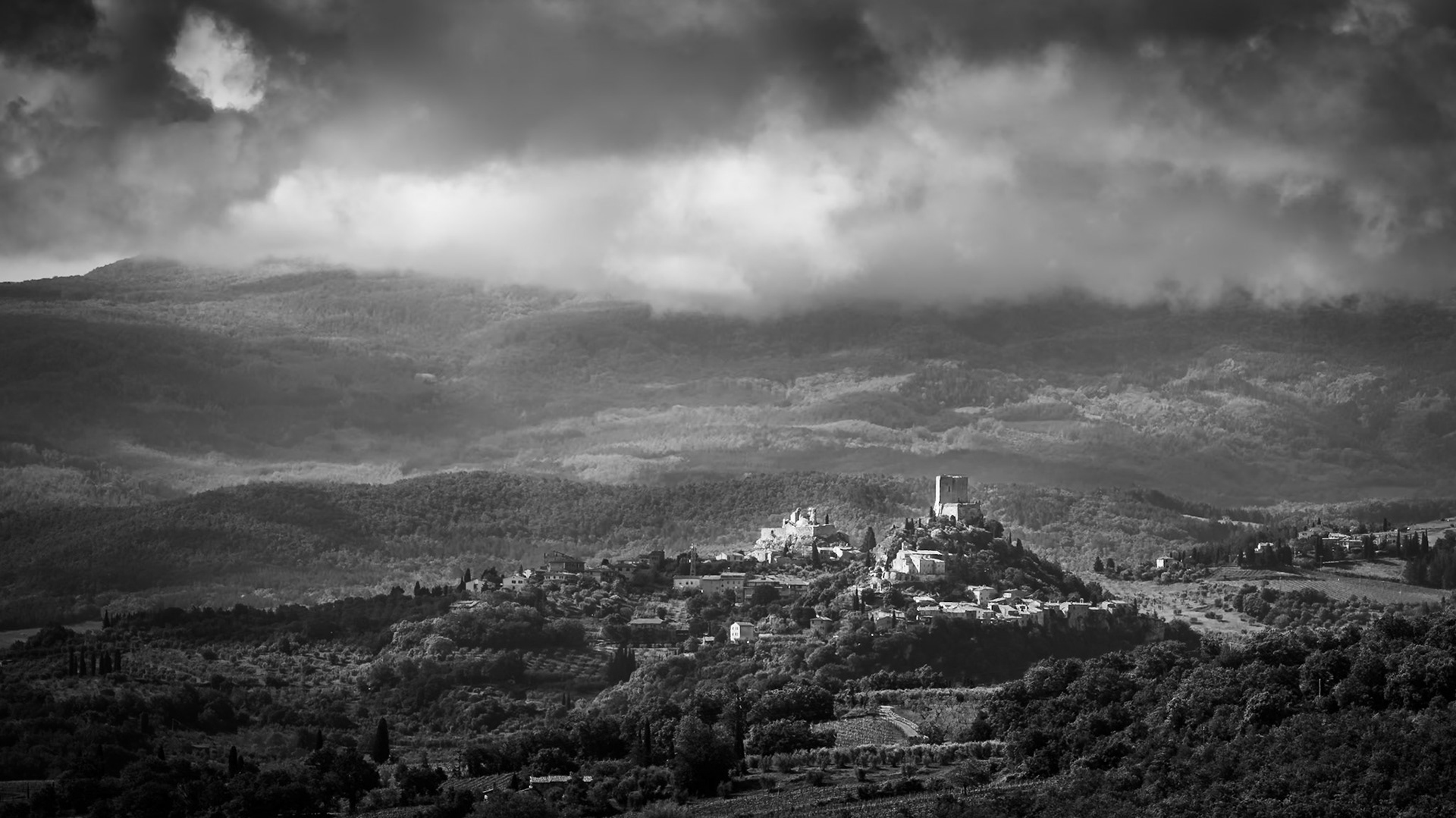 Tuscany - Settlement Above the Valley (9:16)