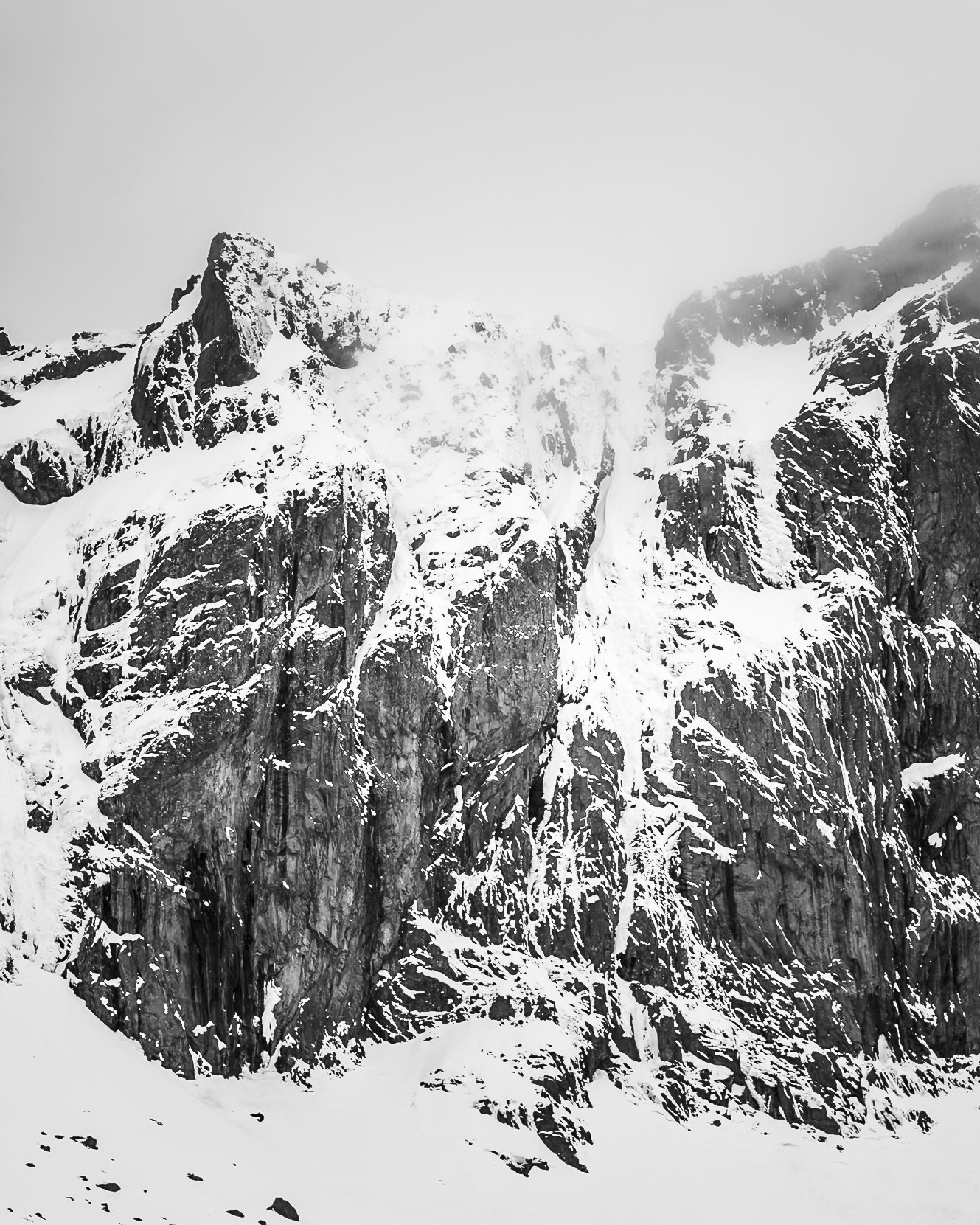 Lofoten - Vertical Compression (5:4)