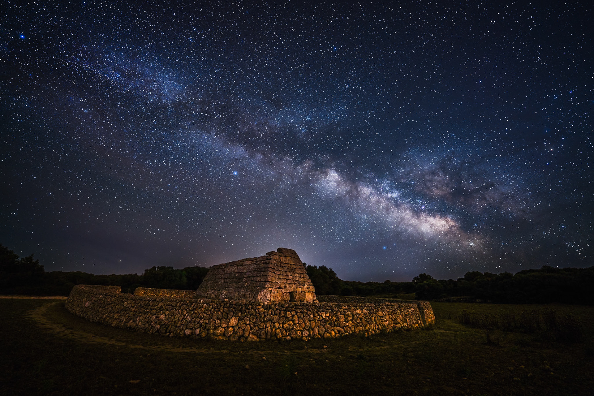 Naveta des Tudons - Megalith Receiver (3:2)