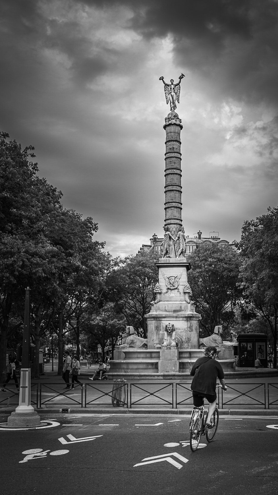 Paris - Place du Châtelet (16:9)