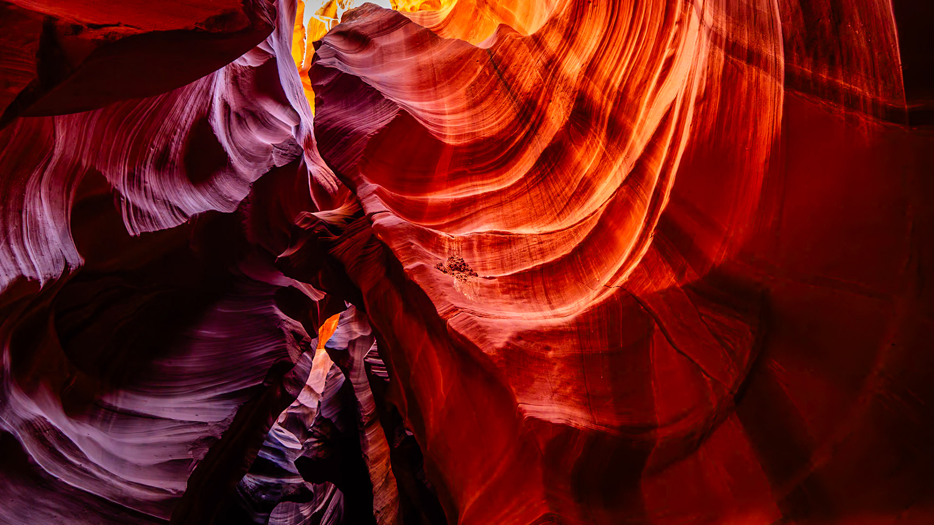 Antelope Canyon - Magenta to Orange (16:9)
