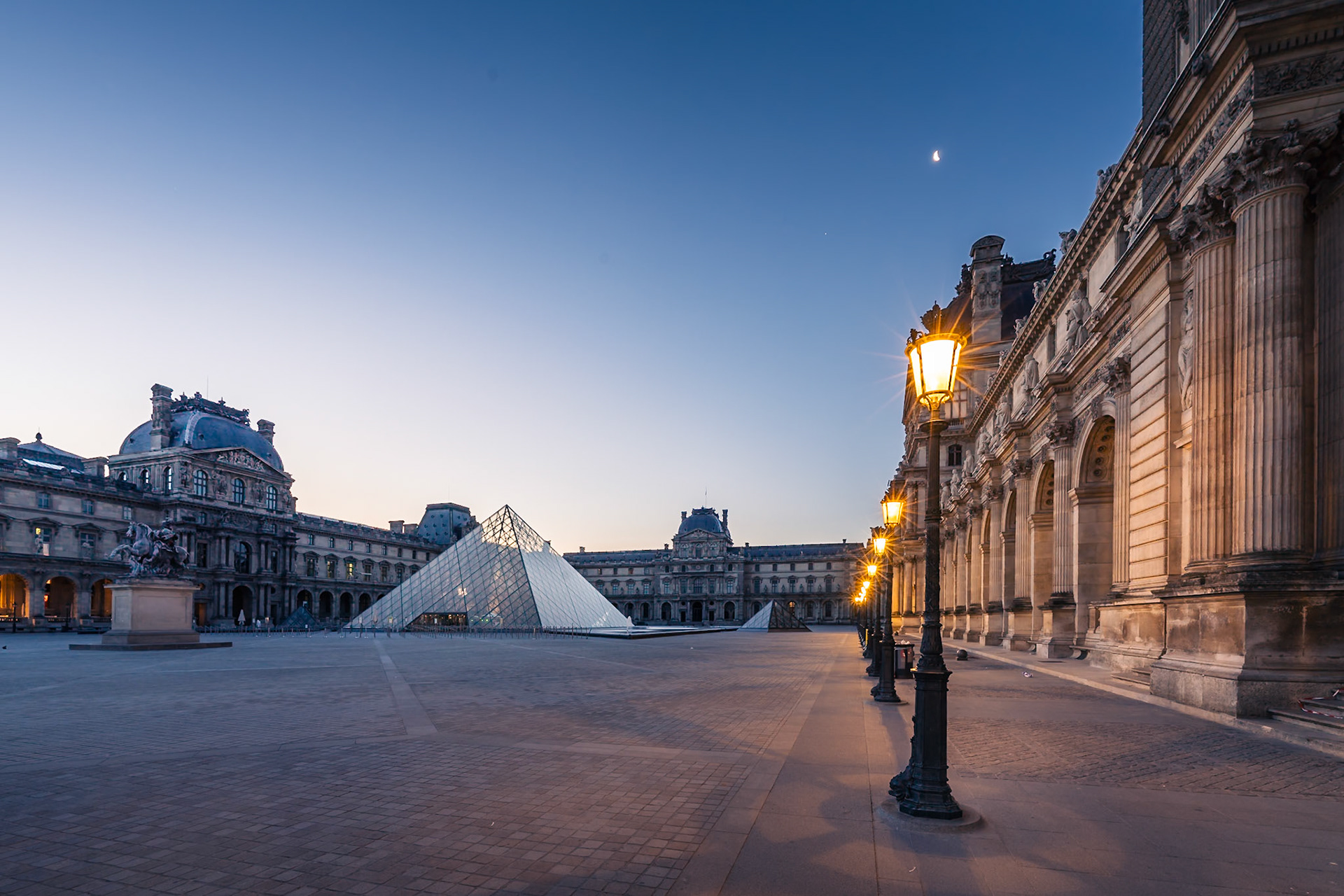 Paris - Along the Colonnade (2:3)