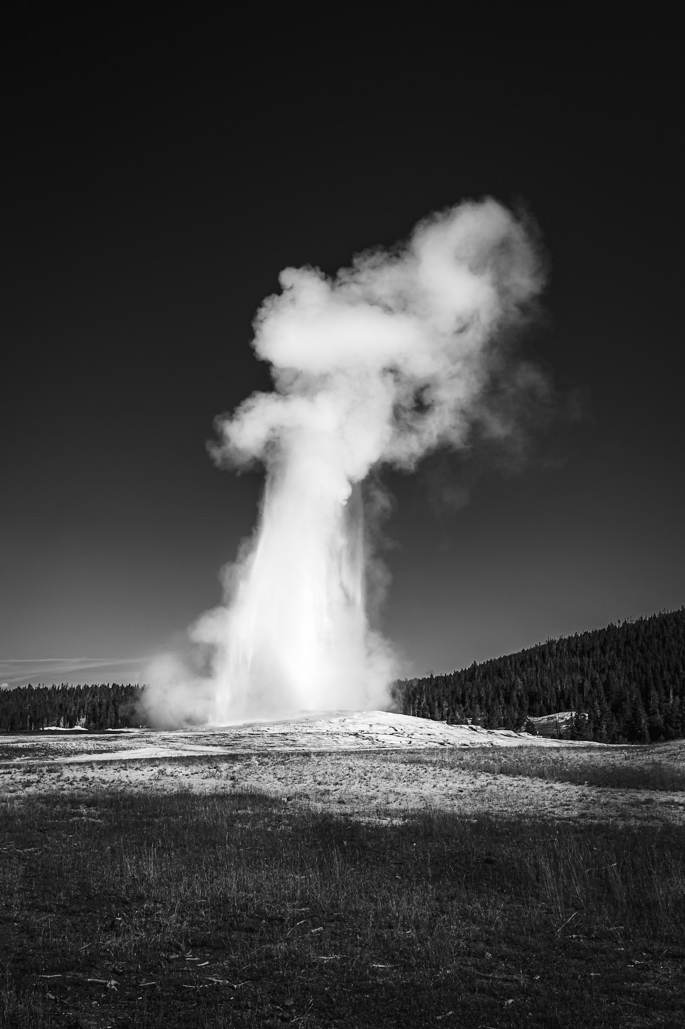 Yellowstone - Old Faithful Puffing (3:2)