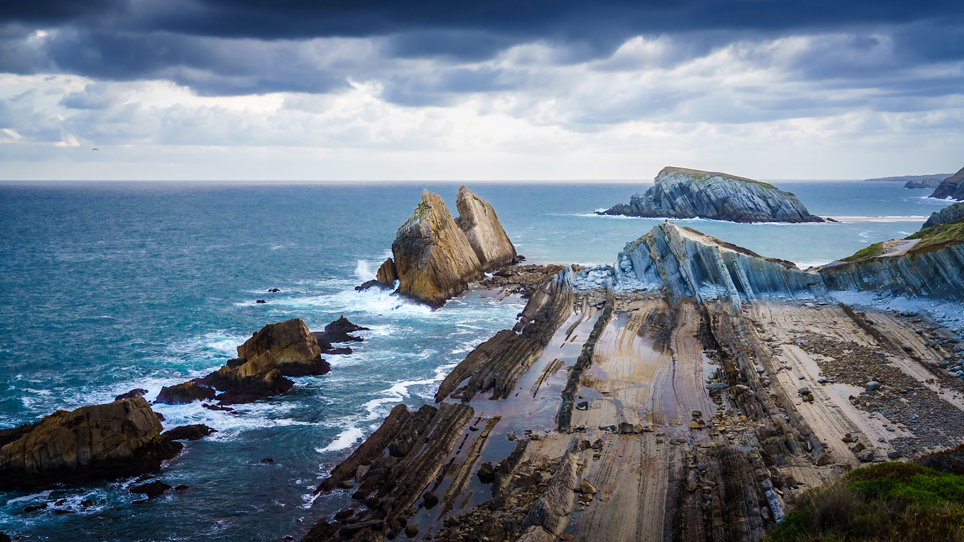 Costa Quebrada - Stone Against the Sea (9:16)