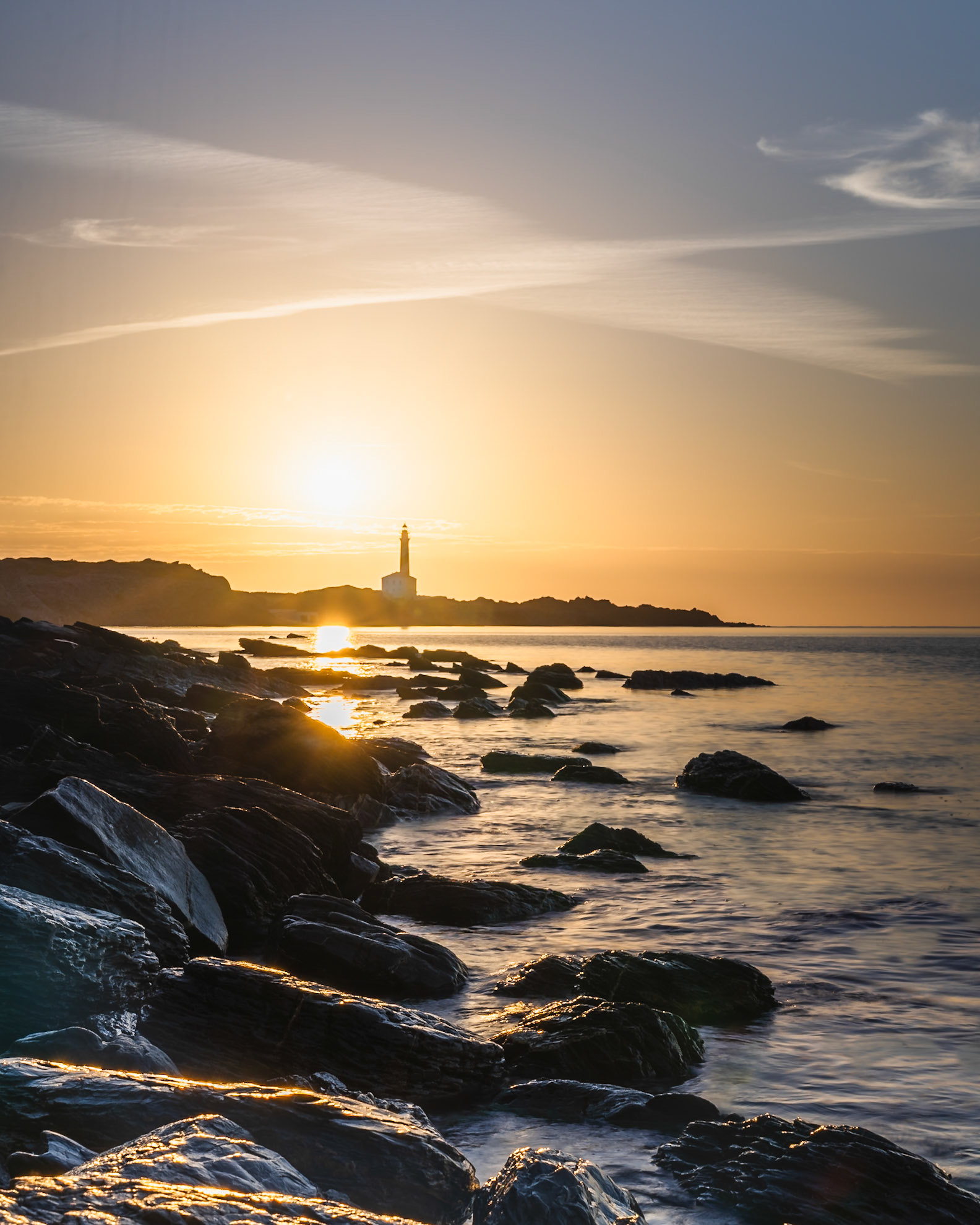 Cala Presili - Gold on the Rocks (5:4)