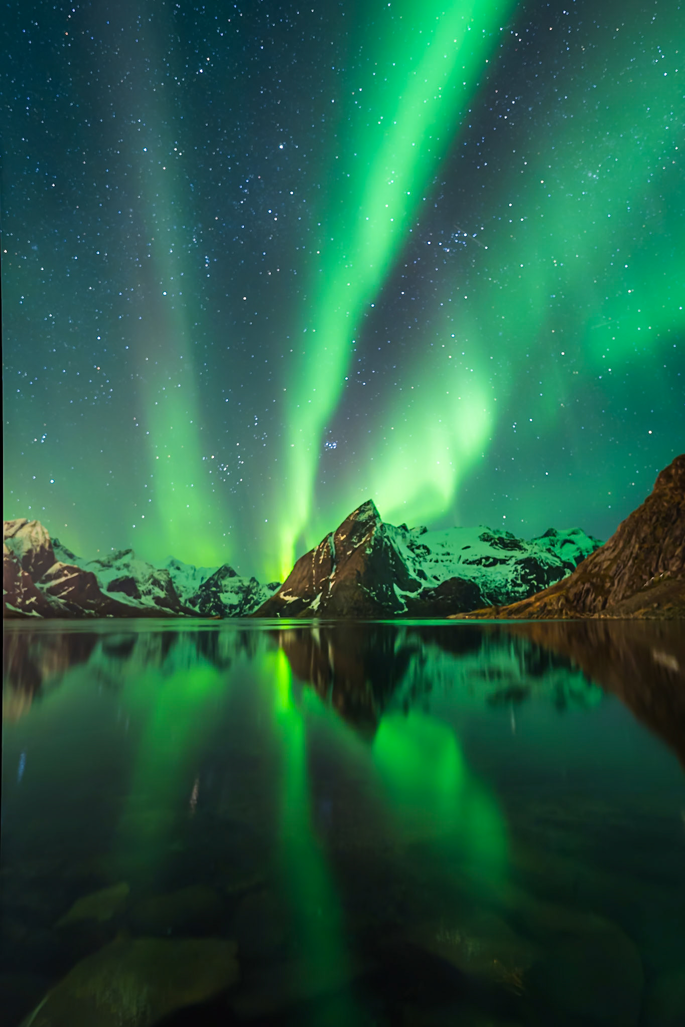Hamnøy Harbor - Radiant Convergence (3:2)