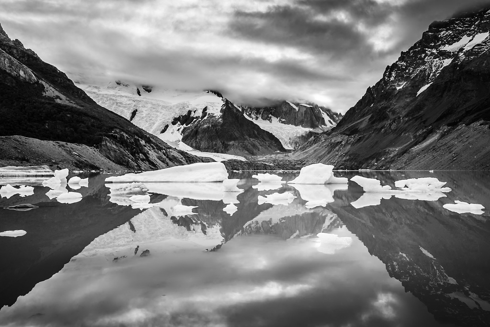 Cerro Torre - Suspended Ice (2:3)