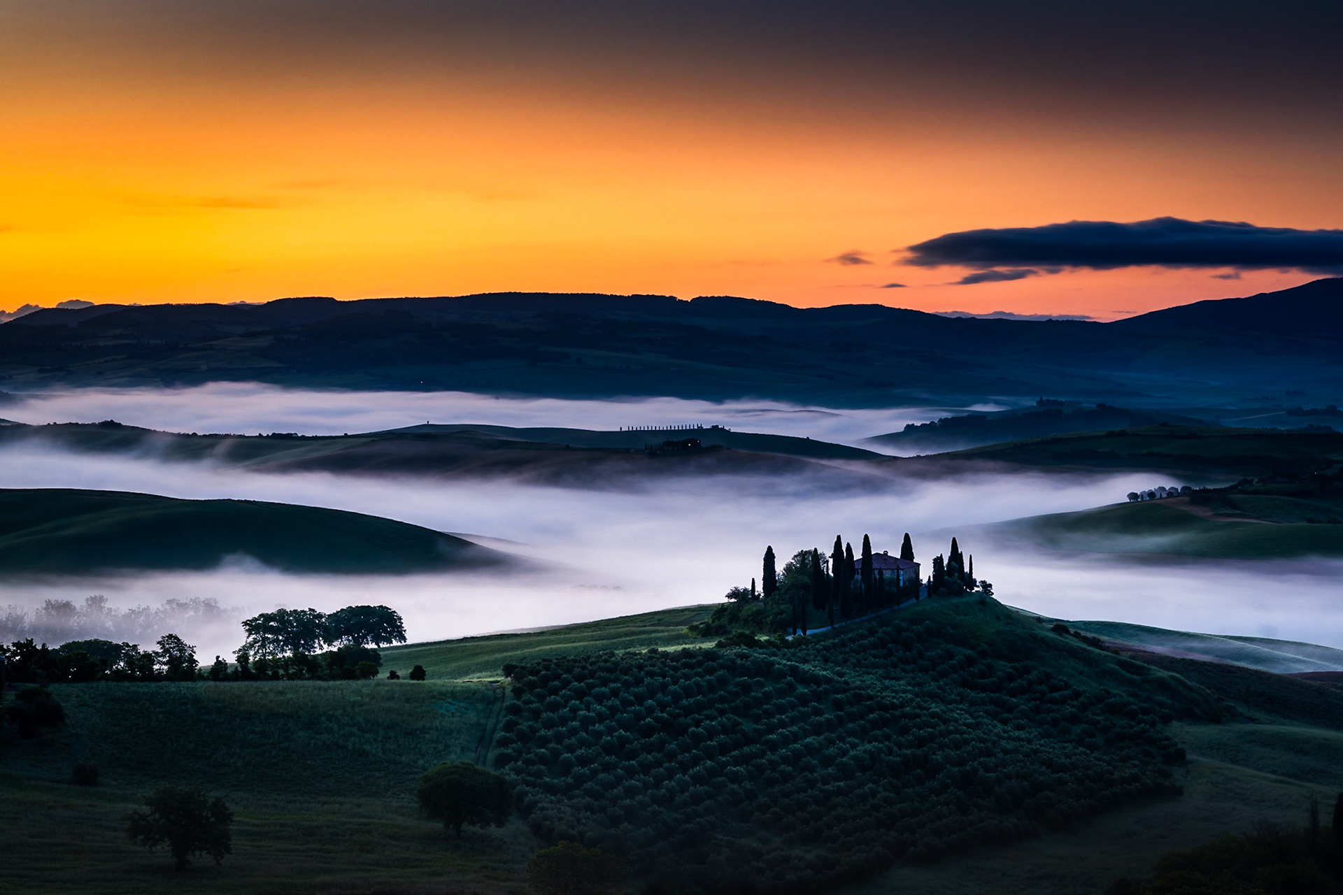 Tuscany - Colorful Sunrise Fog (3:2)