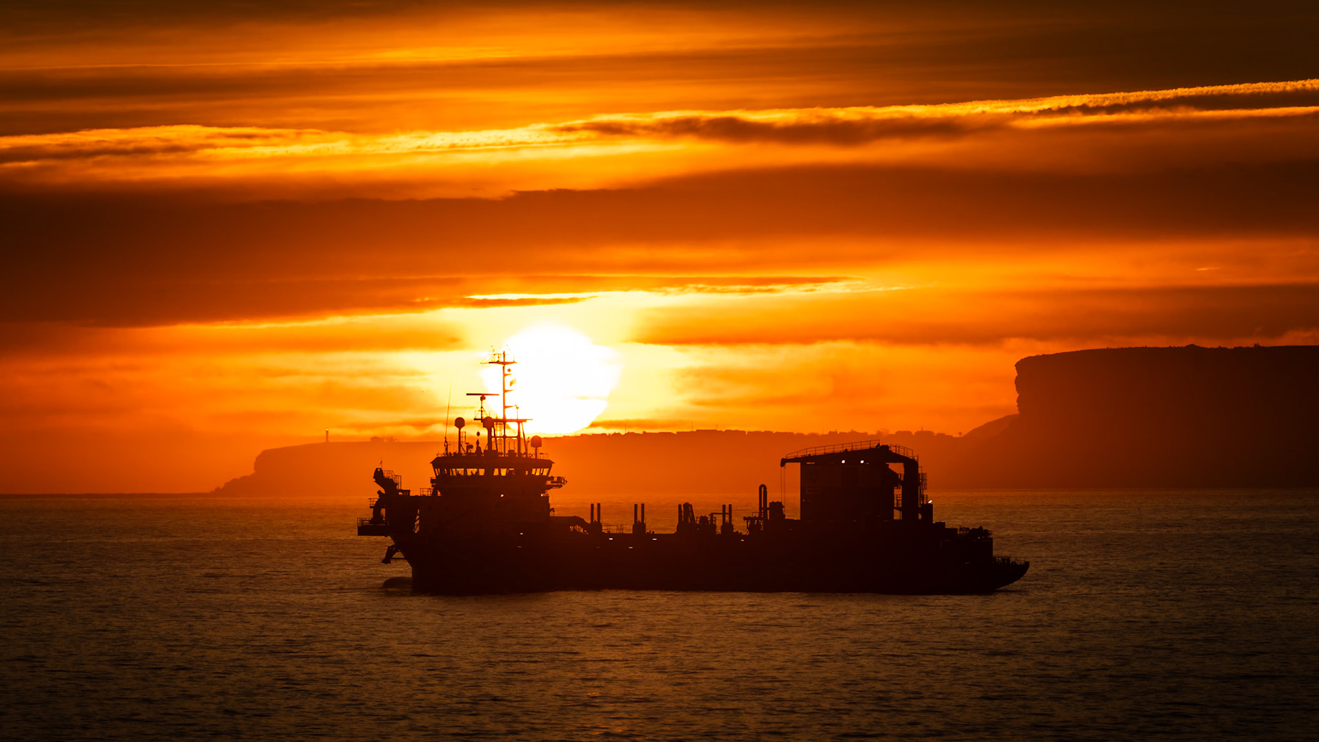 El Sardinero - Red Sunrise Over Cape Ajo (16:9)