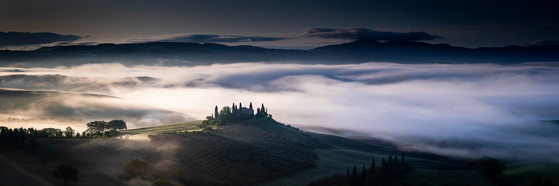 Tuscany - Misterious Fog Lights (3:1)
